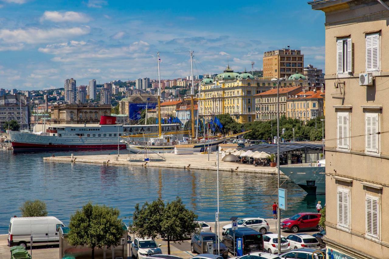 Porto Marina Apartments Rijeka Exterior photo